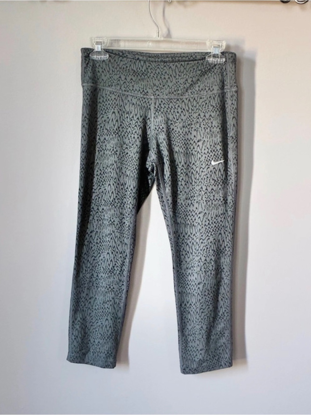 Nike Women’s Grey Patterned Performance Leggings
